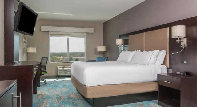 Двухместный номер Superior Holiday Inn Express & Suites Norwood-Boston Area by IHG