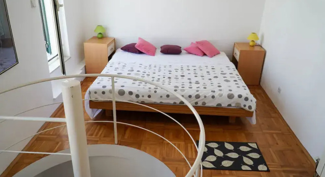 Sea & City View Duplex, Prenota Hotel Splitska 