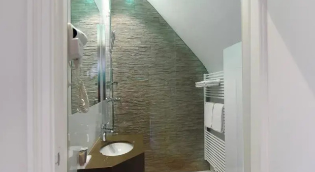Трёхместный номер Premium Golden Tree Hotel