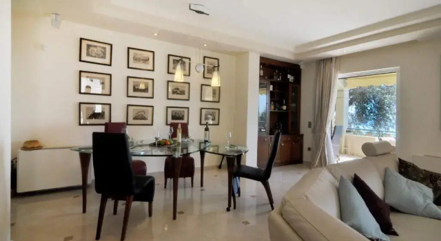 Villa Iris