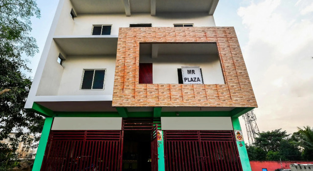 SPOT ON 79818 M R Plaza, Book Feriehus Villaer i Orissa, Villa