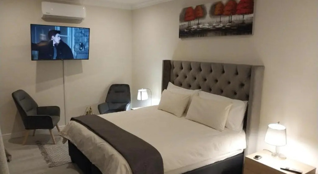 Lnd Guest House