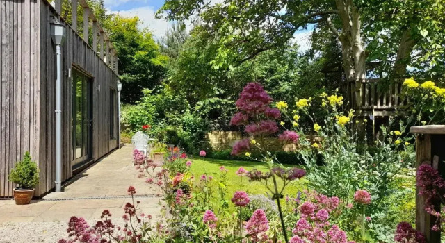 Коттедж Garden hideaway, self-contained, edge of Bath