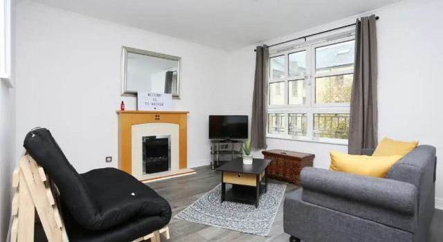 Апартаменты ALTIDO 2BR Apartment with Free Parking, near The Royal Mile