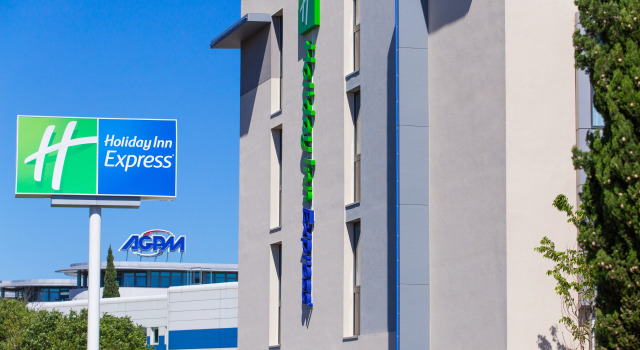 Holiday Inn Express Toulon - Est by IHG, Book Hotel Hoteller i Var coast med parkering, Parkering
