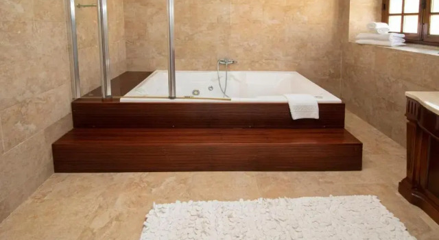 Standardní Dvoulůžkový s manželskou postelí pokoj a výhledem na bazén Villa 500