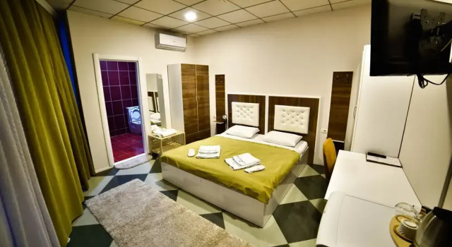 Queen Royal Hotel
