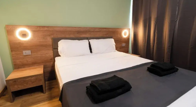 Elysium Self Check-In Rooms, Réserver Hôtel Trezzo sull'Adda Lombardie