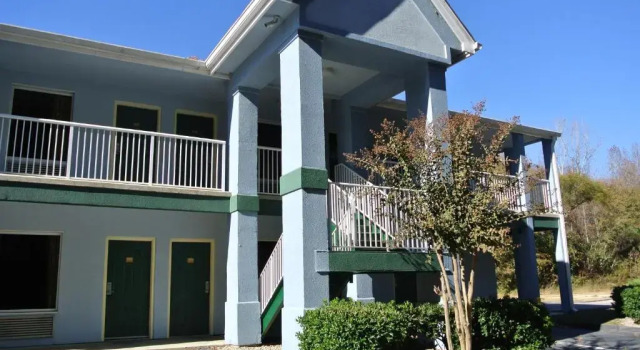 Четырёхместный номер Standard Super 8 by Wyndham Fayetteville