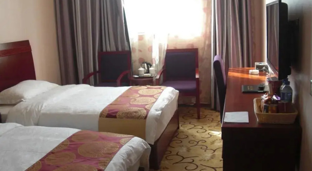 Yuntian Hotel, Rezerwuj Hotel Hotele w Kunming z parkingiem, w pobliżu Kunming North Railway Station, Parking