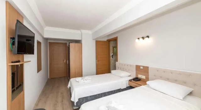 Двухместный номер Standard Metro Hotel