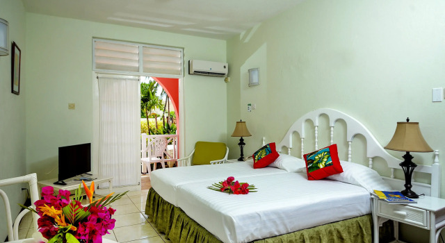 Dover Beach Hotel, Prenota Hotel St. Lawrence Gap Christ Church