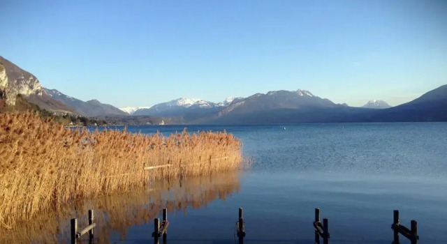 Cosy au bord du lac avec terrasse privée, Забронировать Апартаменты/квартира Анси Озеро Анси