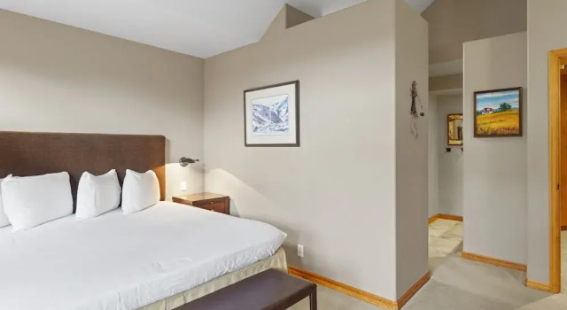 Deer Lake Village at Deer Valley Resort - Three Bedroom Condo with Loft and Hot Tub #2473 3 Condo, Varaa Lomakeskus Deer Valley 