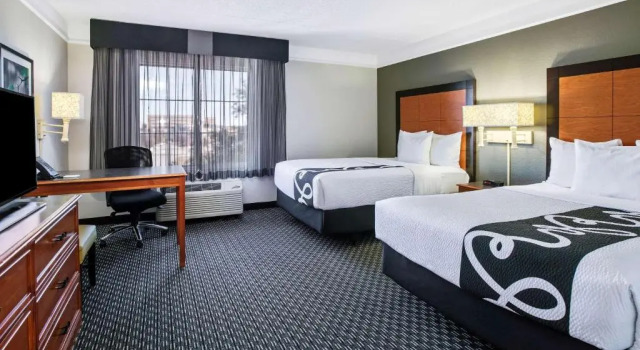 Четырёхместный номер Deluxe La Quinta by Wyndham Dallas Arlington South