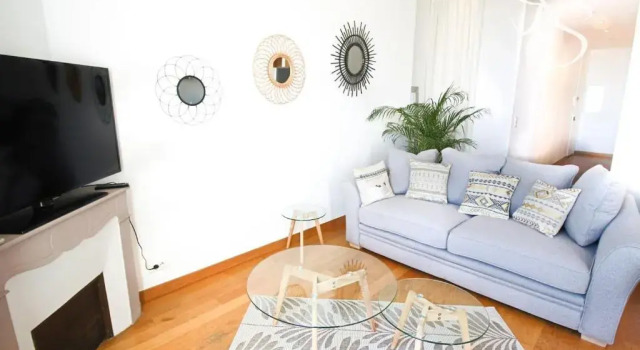 Апартаменты Beautiful 3 bedroom Sea view steps away from the Palais