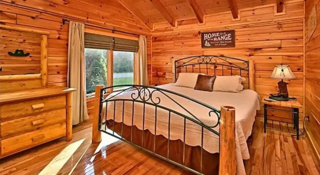 Hanky Panky 1 Bedroom Cabin