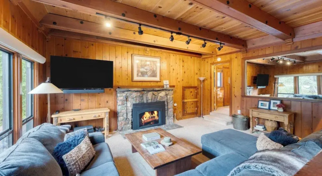 Riversong Lodge by Avantstay Sauna Hot Tub On The Truckee River, Забронировать Дом для отпуска Олимпик-Вэлли Скво-Вэлли