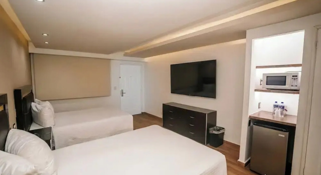 Четырёхместный номер Standard с балконом Quinta Dorada Hotel & Suites