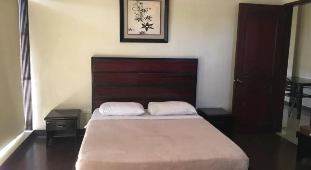 Люкс Deluxe South Prince Residences and Inn