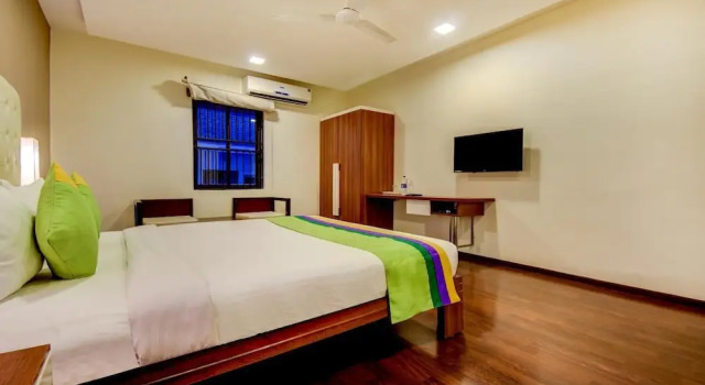 Crest Hotel