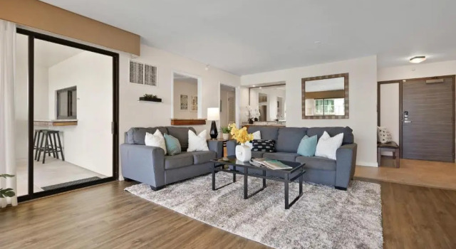 Spacious Waikiki Beach 2BR-Ocean View-Free Parking