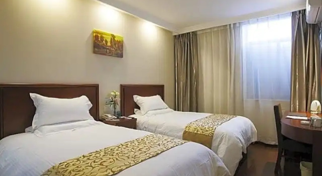 Двухместный номер Standard GreenTree Inn JiangSu TaiZhou YingChun W) Road Walking Street Express Hotel