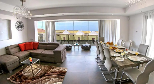 Villa Nela, Book Villa Hotels in Tenerife with Parking, Parking