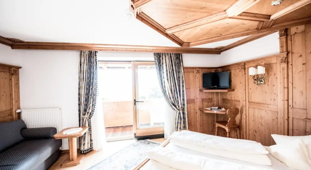 Двухместный номер Standard с балконом и с видом на горы Hotel Enzian