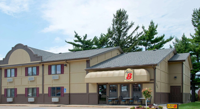 Super 8 by Wyndham Pella