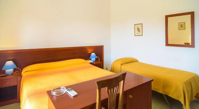 Standard Triple room Hotel Riviera