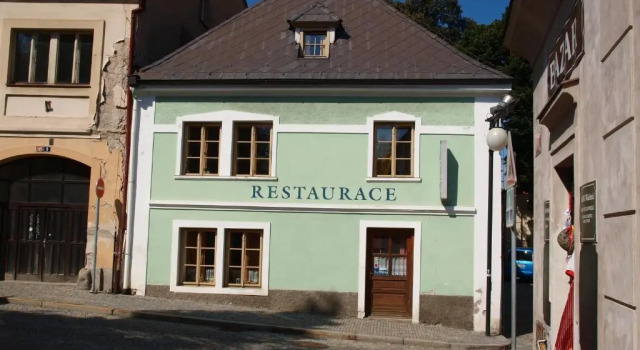 Hotel U Zvonu, Rezerwuj Hotel Hotele w Central Bohemia z parkingiem, Parking