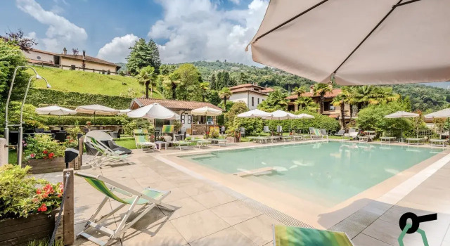 Hotiday Room Collection - Stresa, Забронировать Отель Отели в центре Стреза с завтраком, отели в центре Стреза с завтраком
