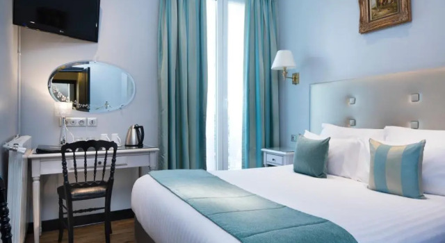 Двухместный номер Superior Hotel Plaza Elysées