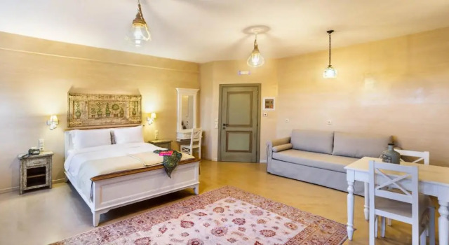 Студия Haones Suites