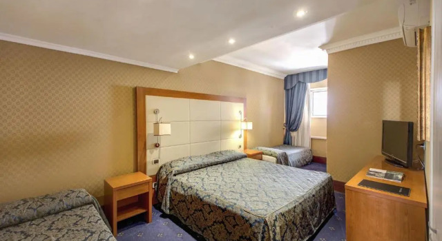 Четырёхместный номер Standard 939 Hotel