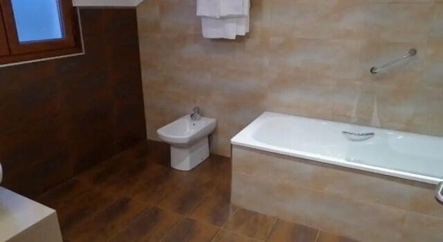 Трёхместный номер Standard с балконом Hotel Valle de Cabezón