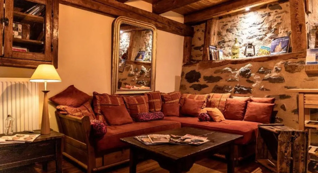 Auberge des Calades, Đặt Nhà trọ Les Estables 