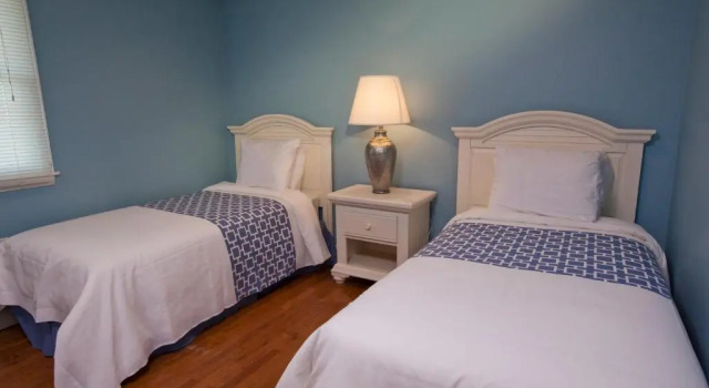 Люкс с 2 комнатами Edgewater Beach Resort