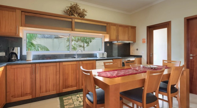 Вилла с 3 комнатами с видом на море Violeta House