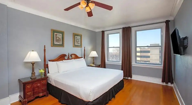 Номер Standard MarQueen Hotel - NEWLY RENOVATED