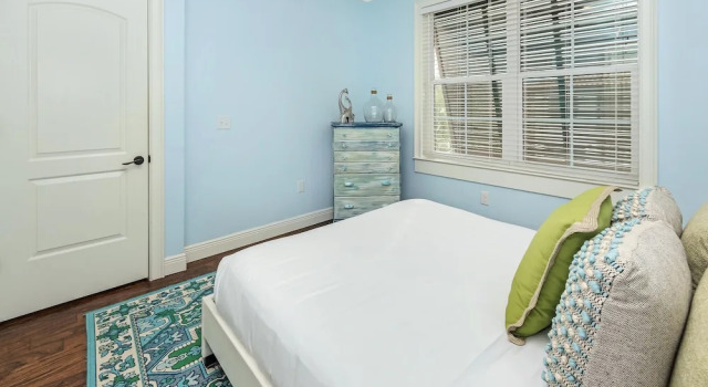 Villa Lago 1935, Varaa Villa Hotellit Emerald Coast uima-altaalla, Uima-allas