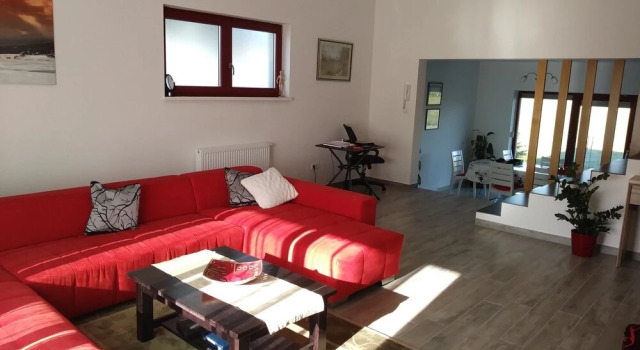 House With 3 Bedrooms in Velika Gorica, With Wonderful Mountain View,, Rezerwuj Hotel Velika Gorica Zagrzeb