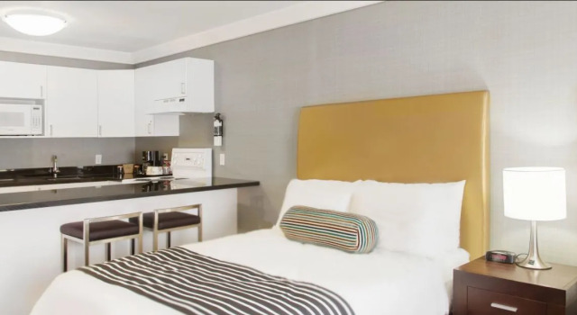 Студия Sandman Hotel Vernon