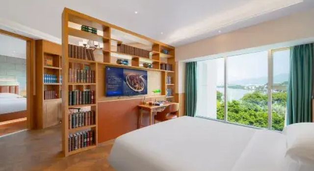 Люкс James Joyce Coffetel Hotel (Zhaoqing Qixingyan East Gate Square)