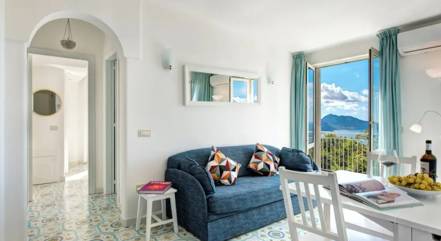 Номер Deluxe c 1 комнатой с видом на море Gocce Di Capri Resort