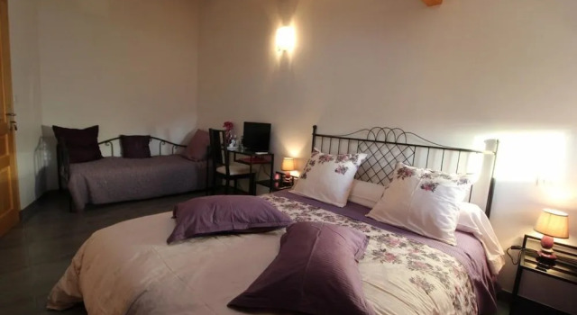 Chambre d'hôtes Le Mas du Moulin, Rezerwuj Hotel Vesseaux Owernia