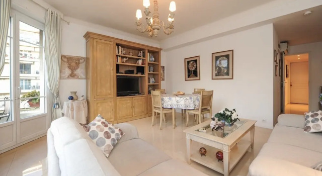 Appartement Flora - 5 Stars Holiday House, Забронировать Апартаменты/квартира Отели Ниццы с парковкой, Парковка