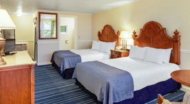 Четырёхместный номер Standard Days Inn by Wyndham Bar Harbor