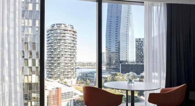 Номер Standard Melbourne Marriott Hotel Docklands
